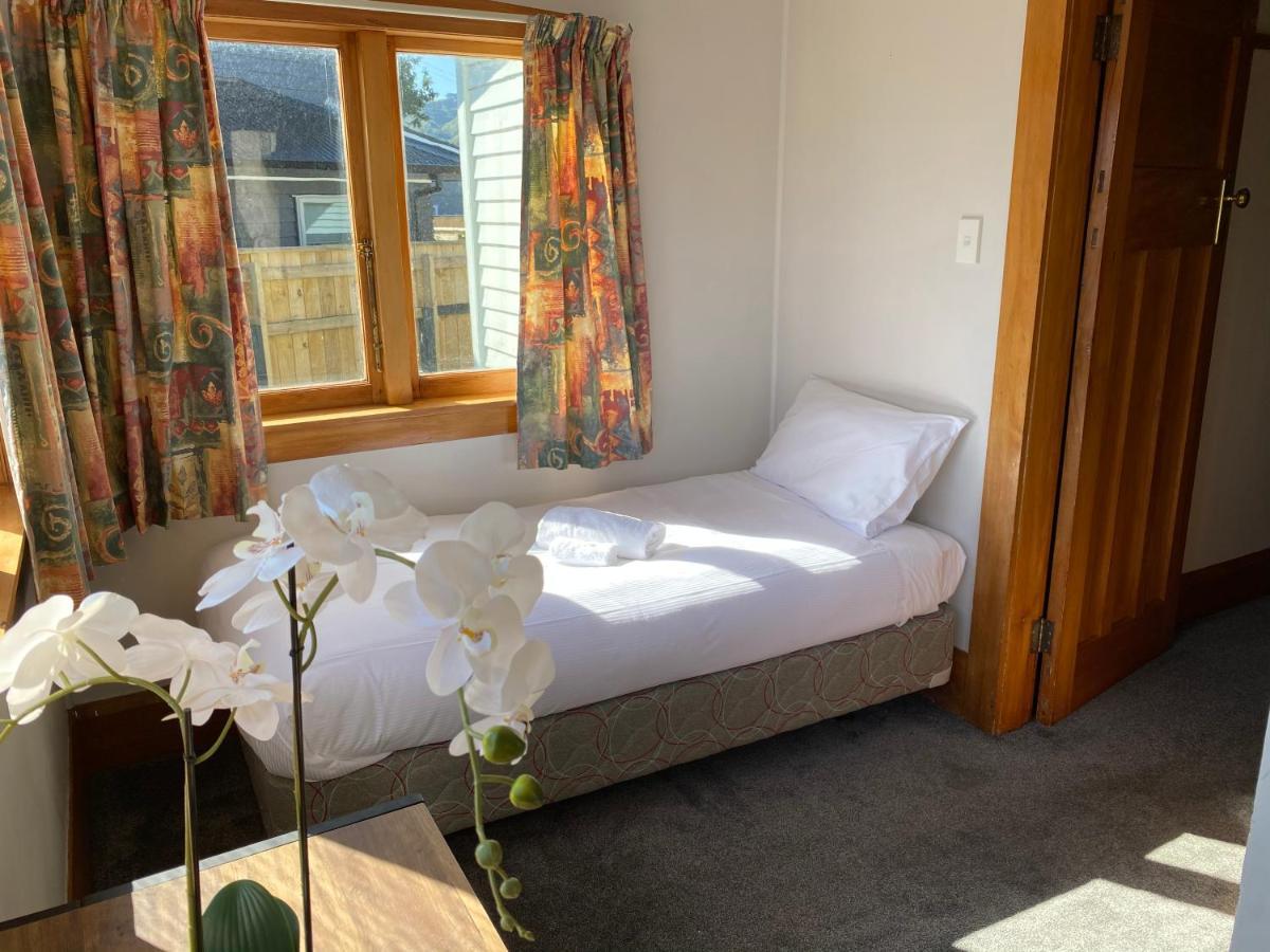 Knights Rd Beauty Villa Lower Hutt Bagian luar foto